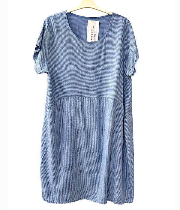 Pia kjole med striber