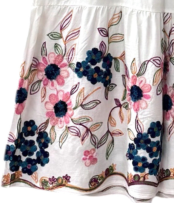 Lena kjole, hvid med blomster broderi