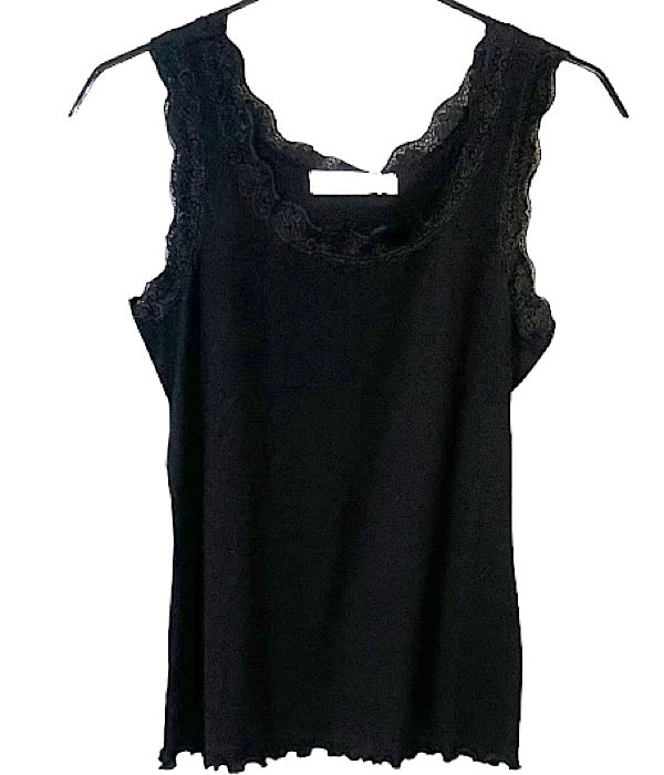 9365 Lace plus top, black