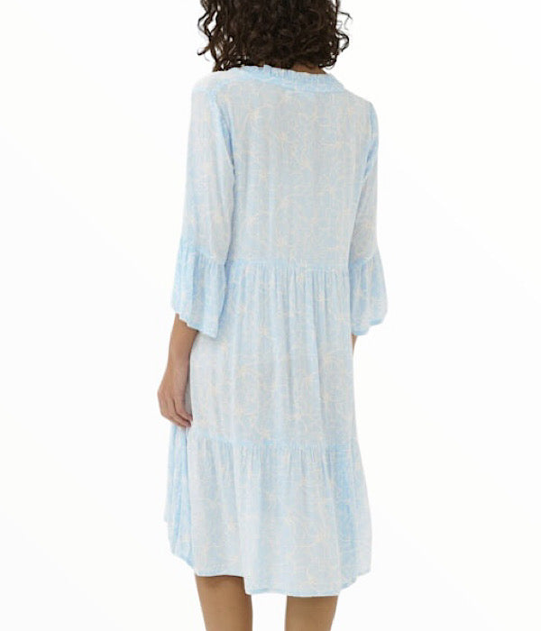 KAFFE Kaellen kjole i lys blå med hvid