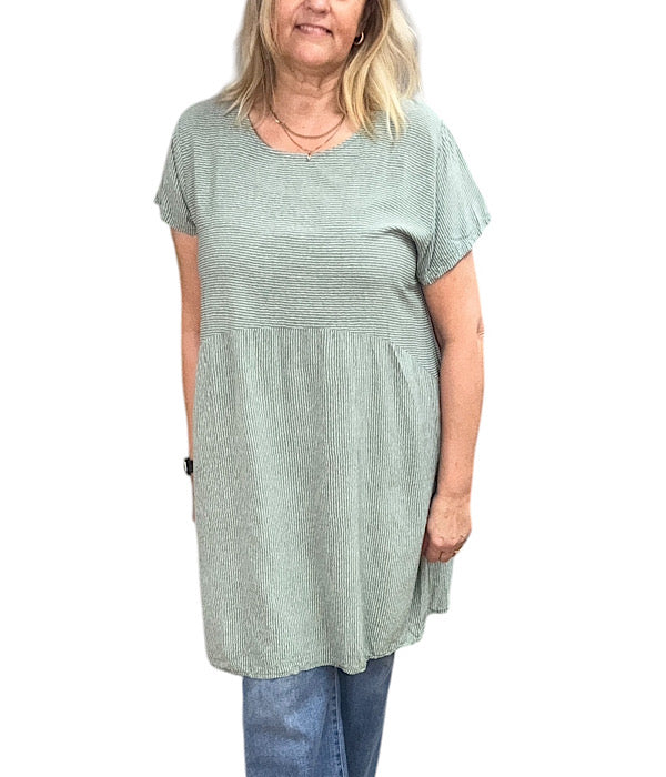 Pia kjole med striber