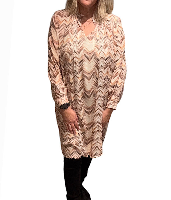 9592 Kjole p 9 sand combi