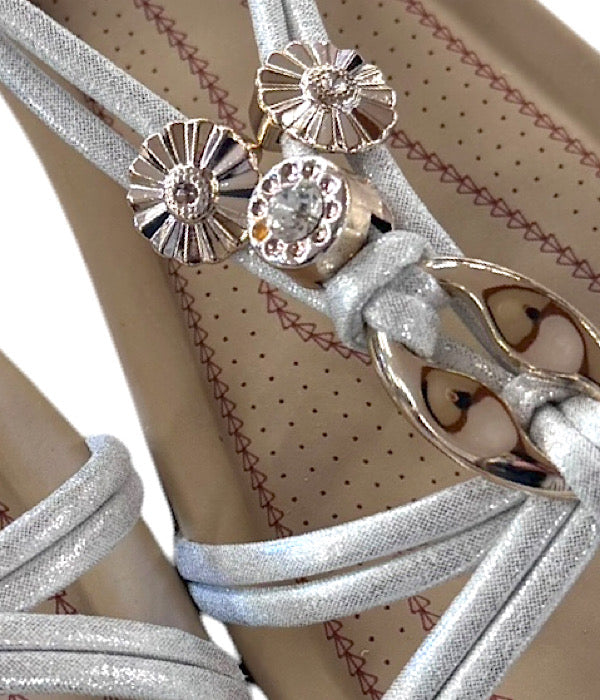 D362 Sandal med pynt
