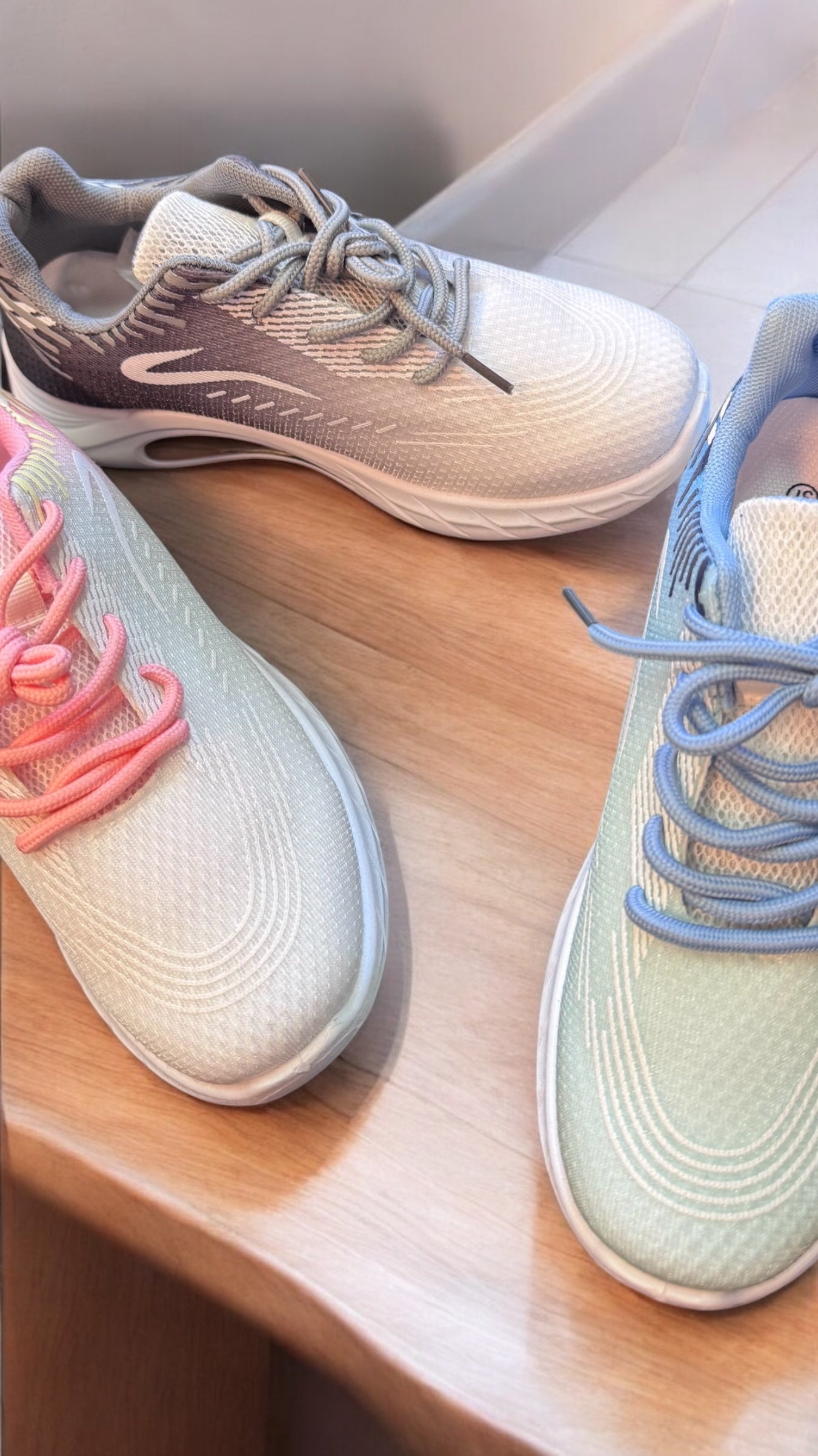 2 farvede sneakers til kvinder