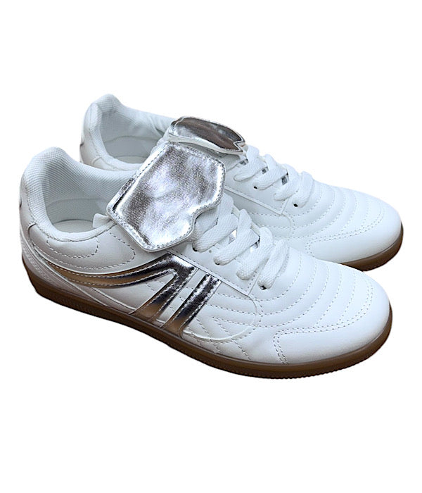 1197 Casual seakers flad sål, sort eller hvid