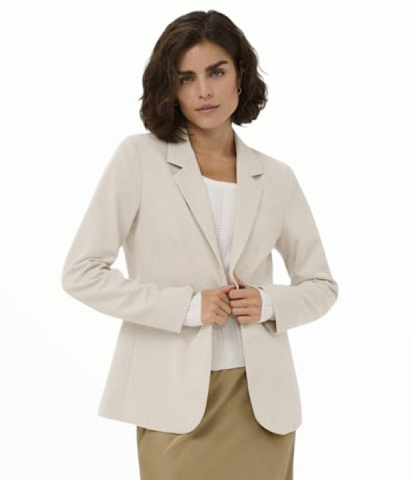 KAFFE KASakura blazer i lys beige