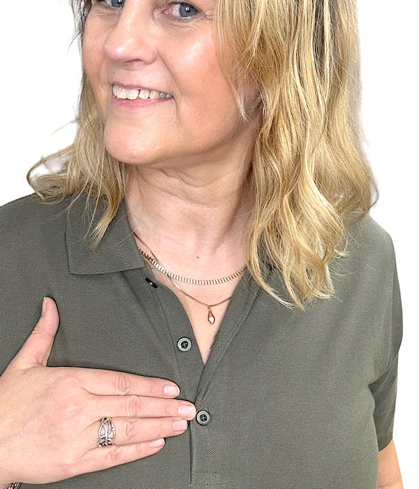 Helen 199 polo blouse med korte ærmer i khaki