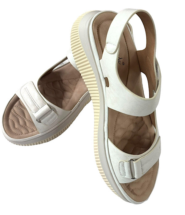 4696 sandal, white