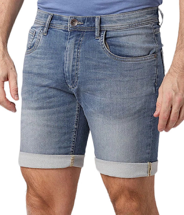 Indie denim shorts, lys blå til herrer fra mærket Pre End - på model