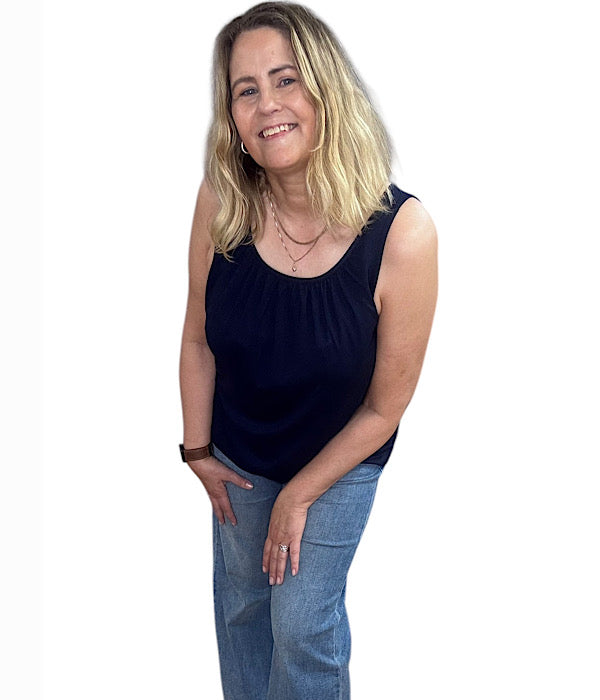 Ofelia Zoe top uden ærmer og med elastik nederst