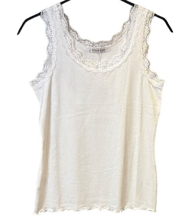 9364 Lace top, white